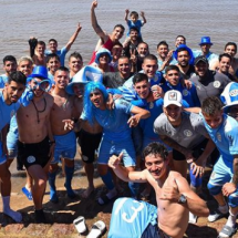 Santi Molina y Atlético Torque ascendieron en Uruguay