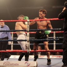 El Espacio Mónaco recibió otra velada de boxeo con el título argentino en juego