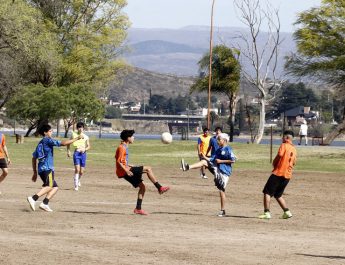  Familia Activa: 12º Encuentro de las escuelas locales de futbol